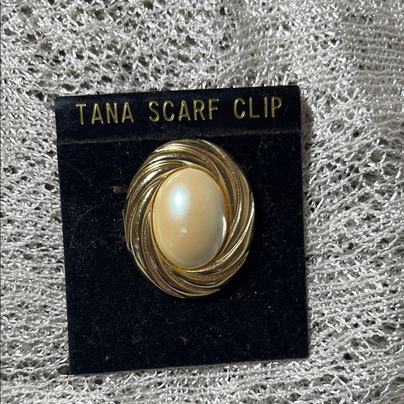 Tana vintage Gold and Cream scarf clip - Picture 2 of 4